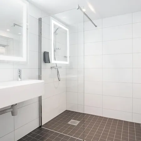 Thon Bristol, Hotell